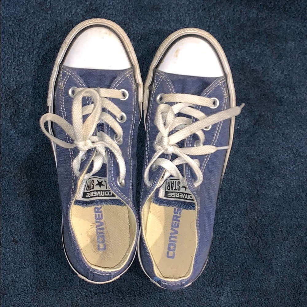 Converses Navy blue shoes